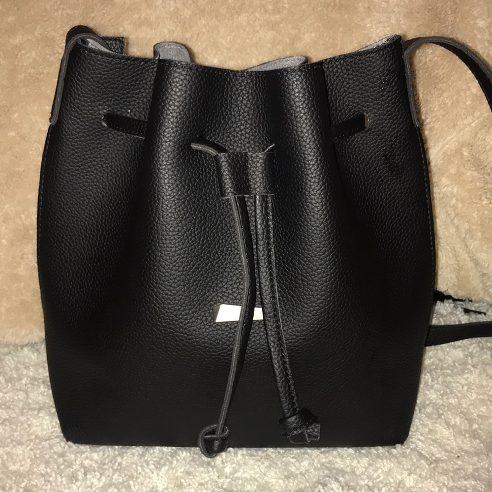 Black bucket bag